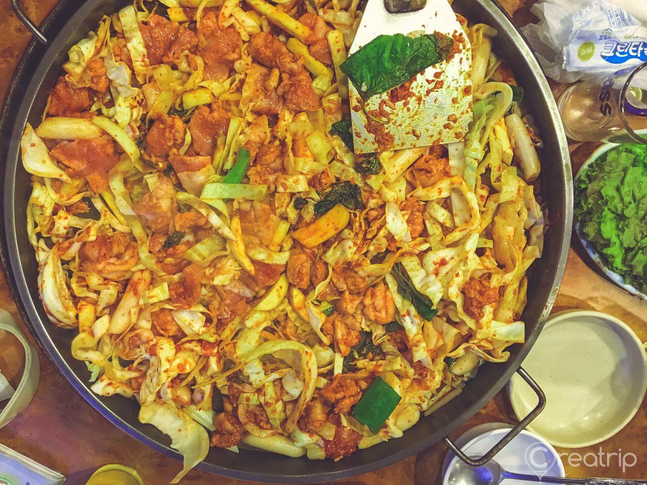 WOOMI dakgalbi image 1