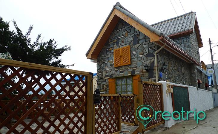 Kedai kopi buku Momo image 3