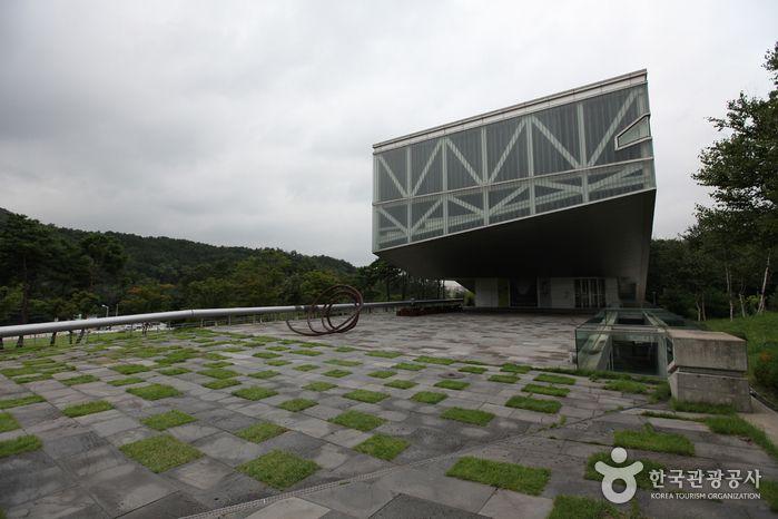 Seoul National University Museum of Art MOA image 1