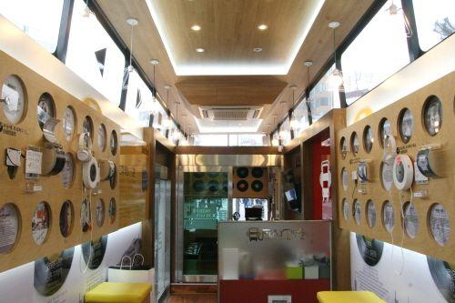Shinchon PLAY BUS image 1