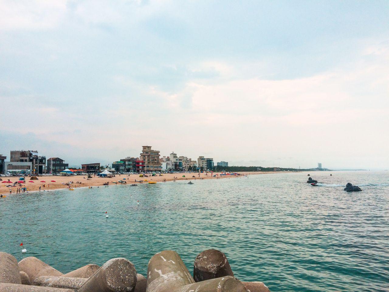 Jalan kopi tepi laut Anmok image 3