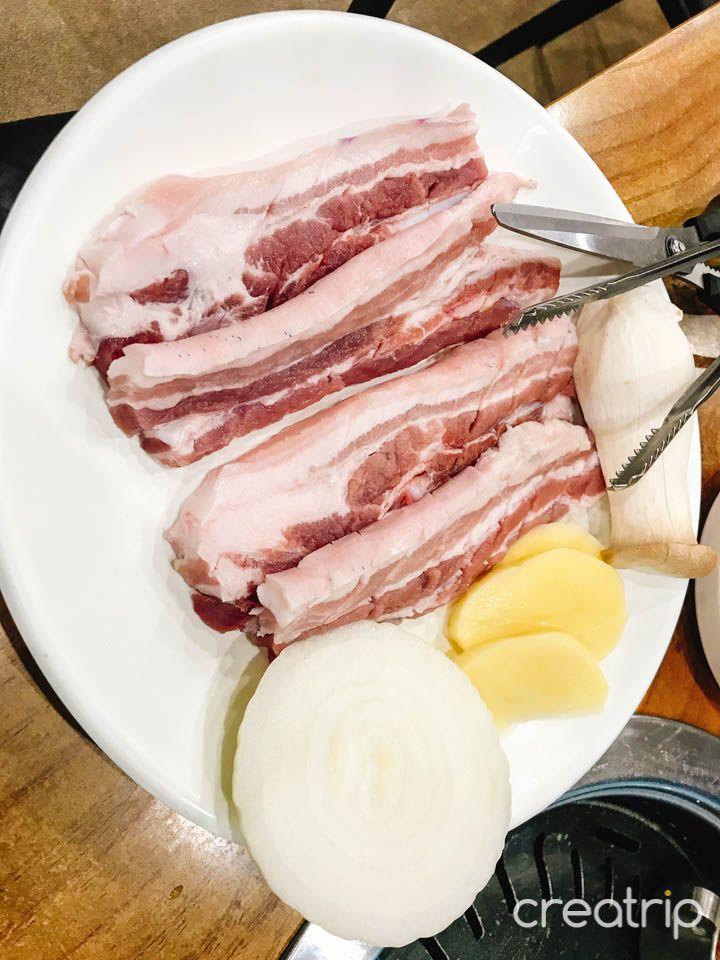 Restaurant sur six rues 4