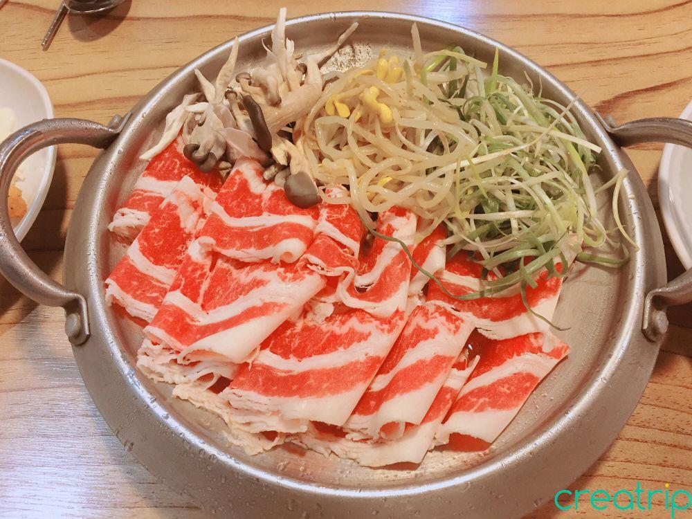 Fat beef spicy octopus Myeongdong shop image 2