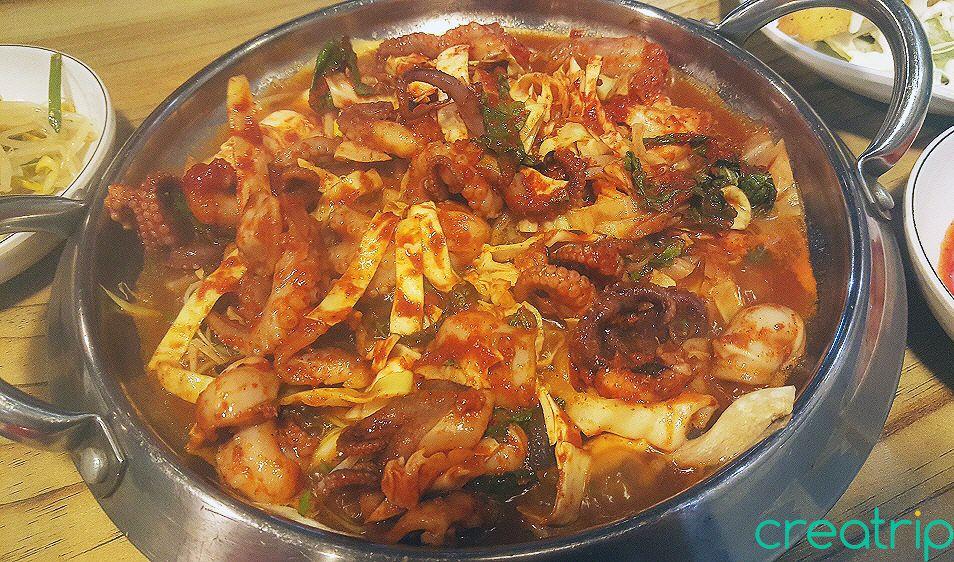 Fat beef spicy octopus Myeongdong shop image 5