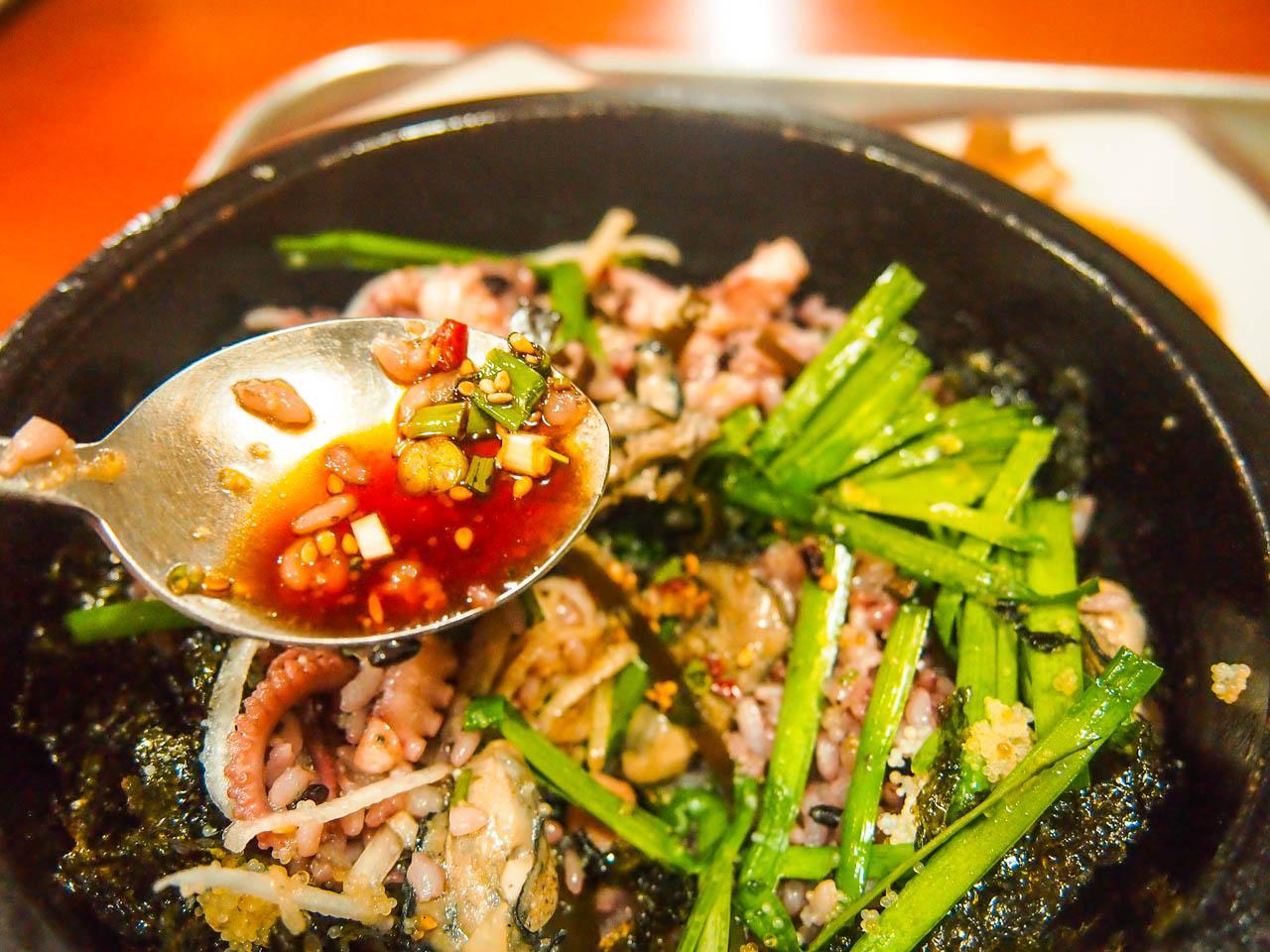 restaurant de riz aux huîtres en bonne santé sur la plage 2