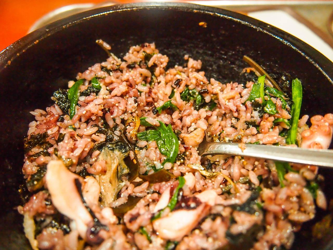 restaurant de riz aux huîtres en bonne santé sur la plage 3
