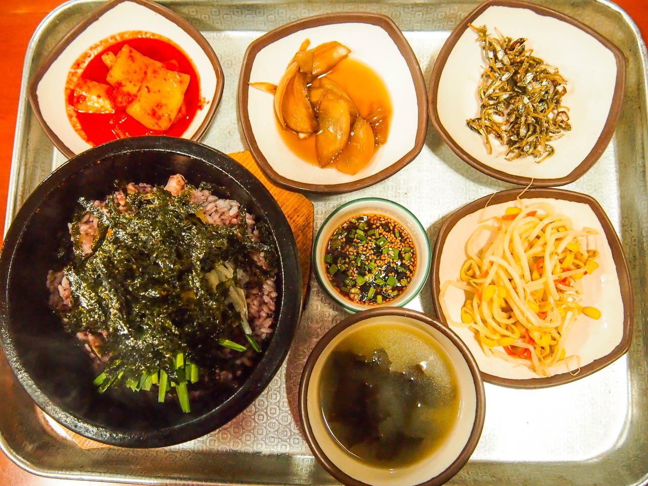 restaurant de riz aux huîtres en bonne santé sur la plage 5