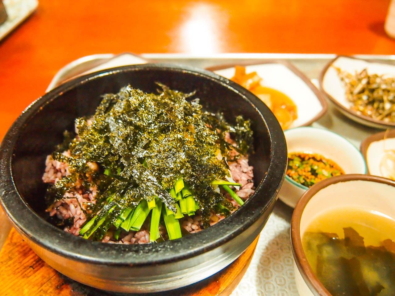 restaurant de riz aux huîtres en bonne santé sur la plage 4