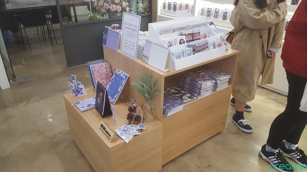 Marymond Lounge image 3