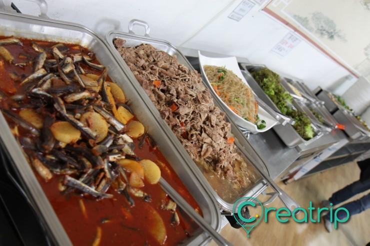 A boiled barley buffet 3