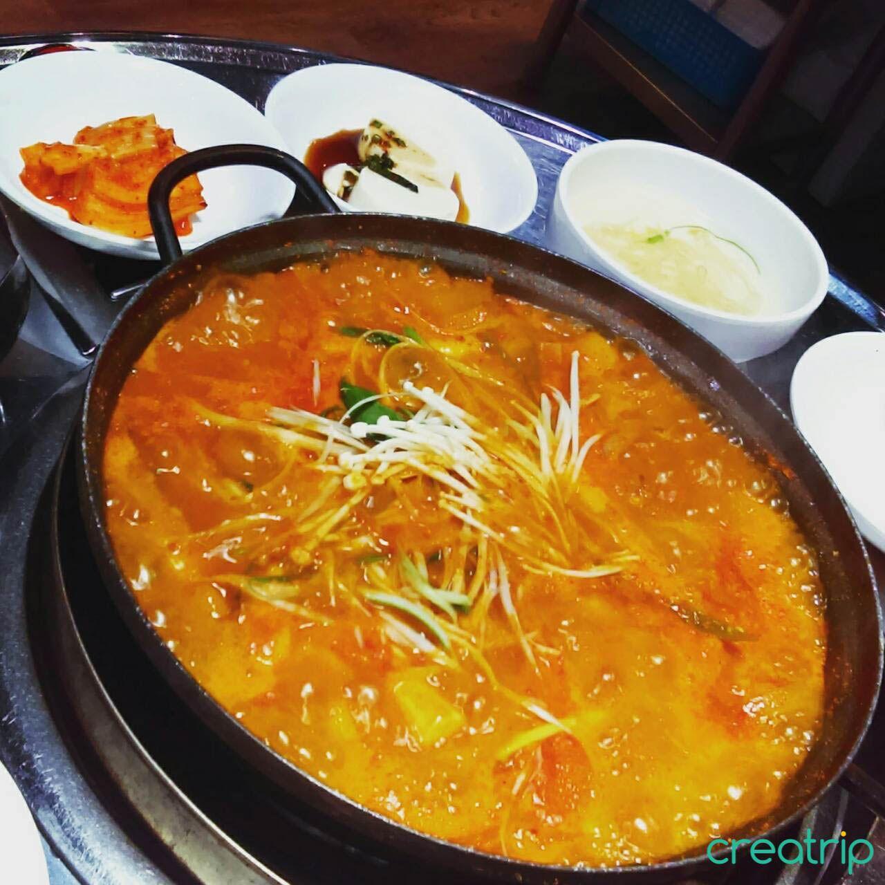 Doriyeon Spicy stewed chicken soup image 7