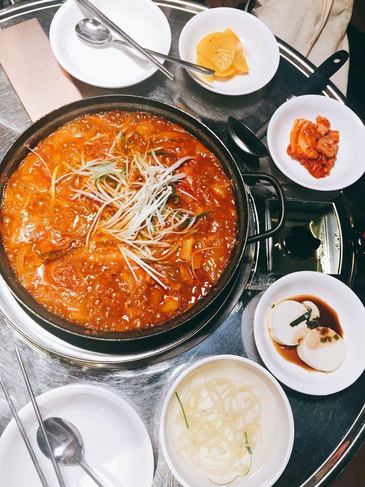 Doriyeon Spicy stewed chicken soup image 8