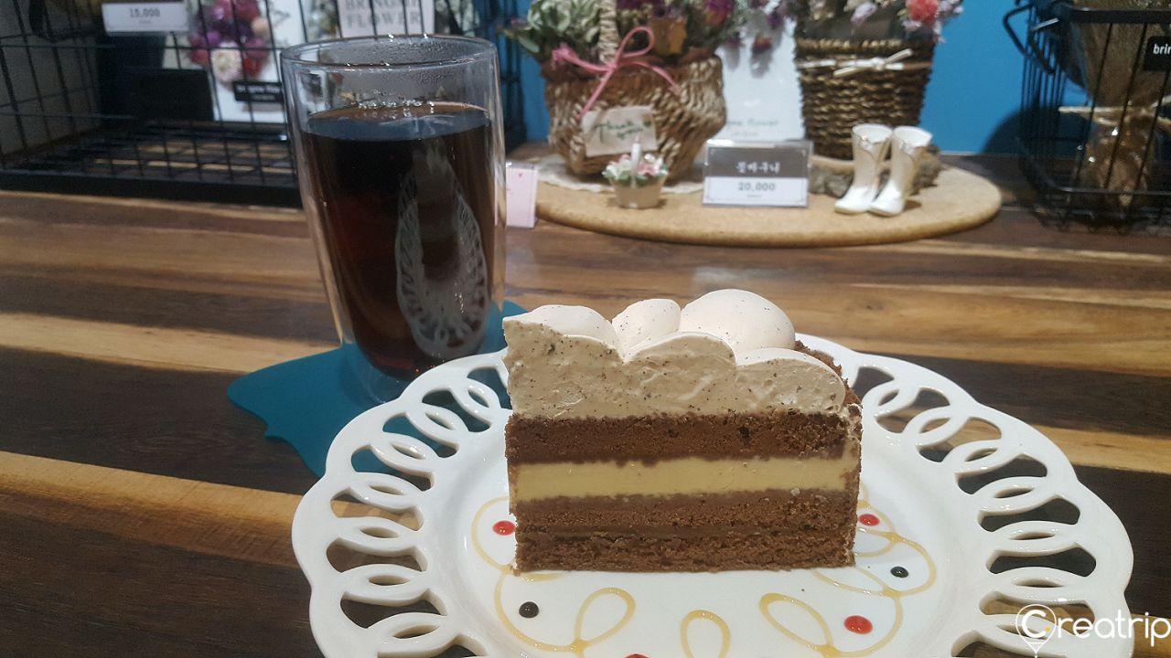 MK berwarna coklat image 1