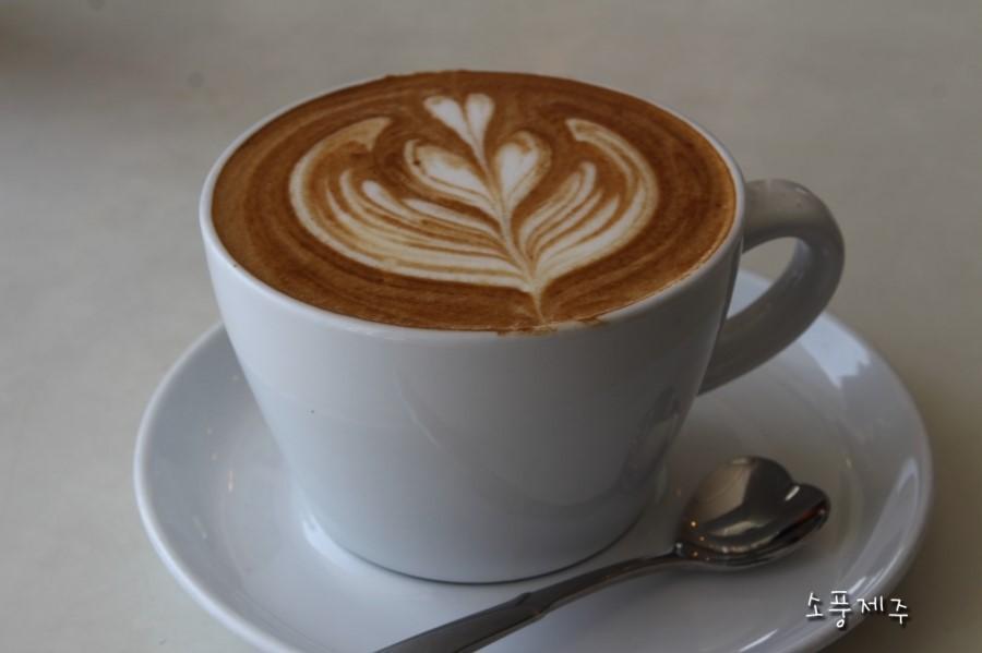 CN Blue Cafe image 4