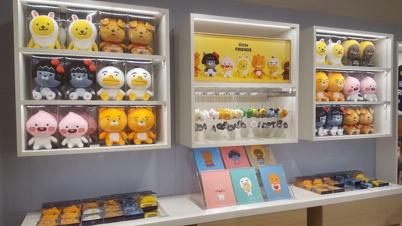 RYAN coffee (KAKAO FRIENDS flagship store gangnam store) image 5