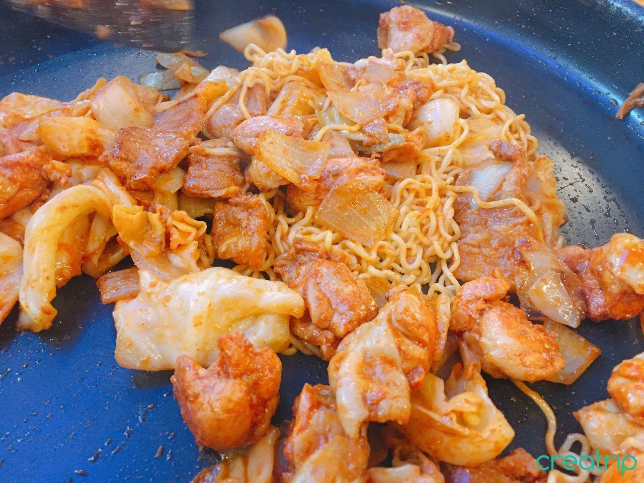 Shinchon Jikyeong Branch of Chicken Galbi Production Center image 4