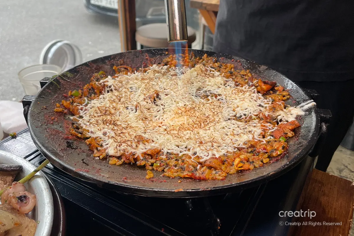 韓國美食 首爾美食 龍山美食 辣炒小章魚 辣炒小章魚五花肉 南營站 韓式料理 熱情島小章魚 價錢 預約 menu 推薦