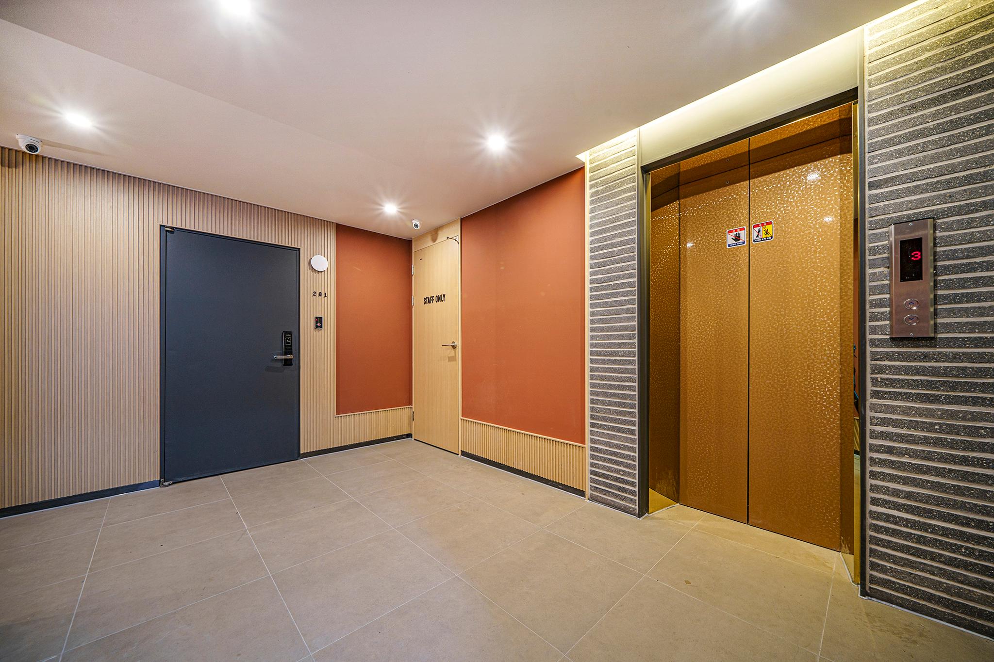 Busan Yeonsan-dong Brown Dot Yeonsan Station Branch-4