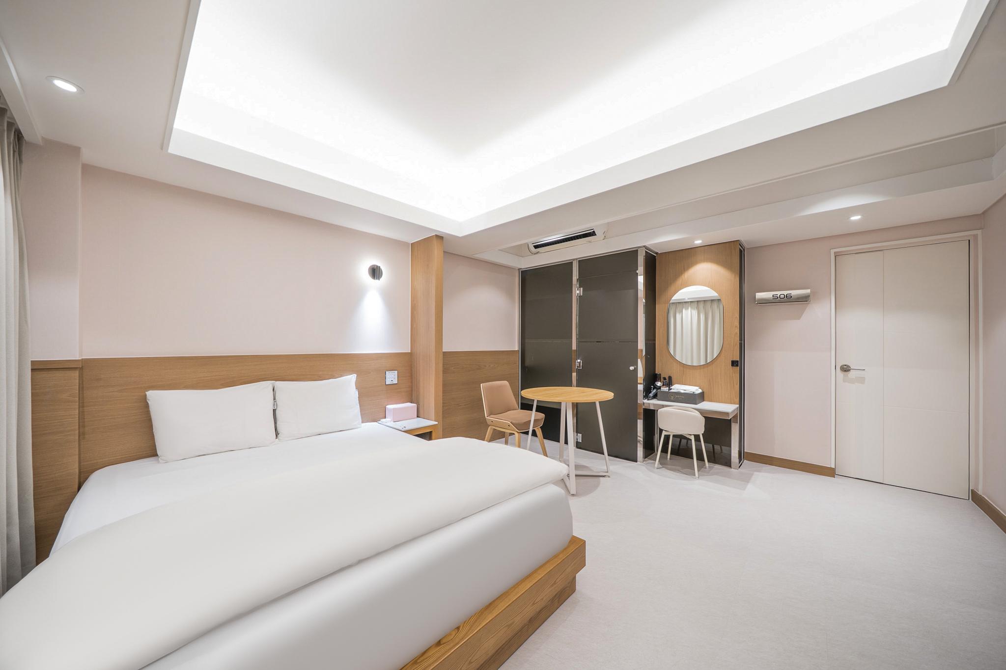 Hotel 9th Avenue, Bonri-dong, Daegu