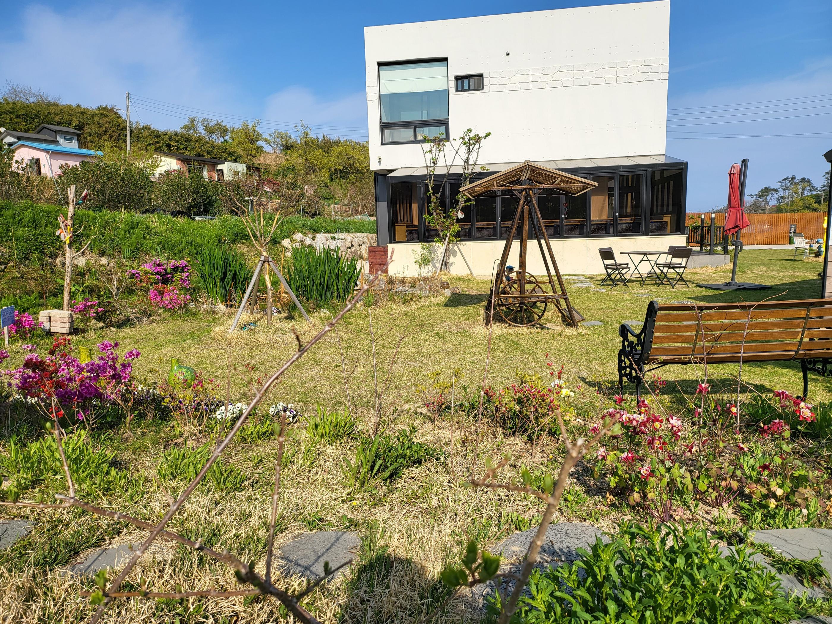 The Hue Kids Pool Vila-25