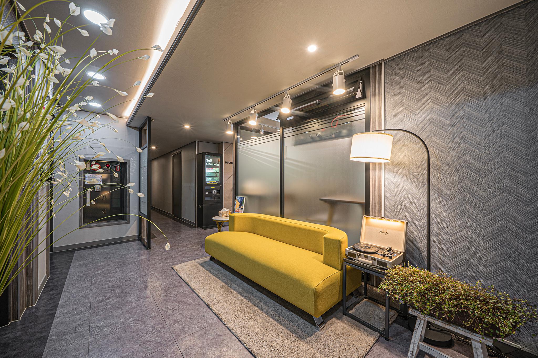 Changwon Sangnamdong Queens Hotel