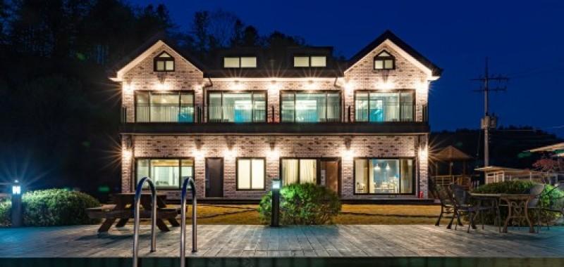 Gapyeong Seravi Pool Villa-52