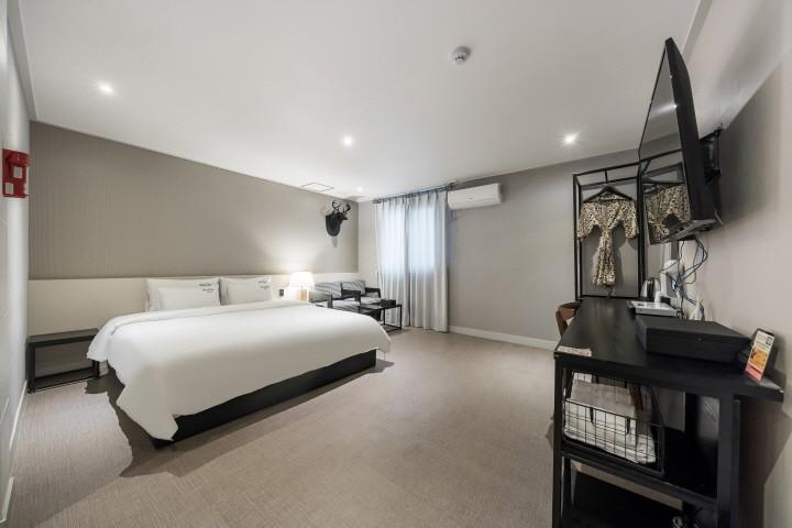 Almond Hotel Busan Gupo-2