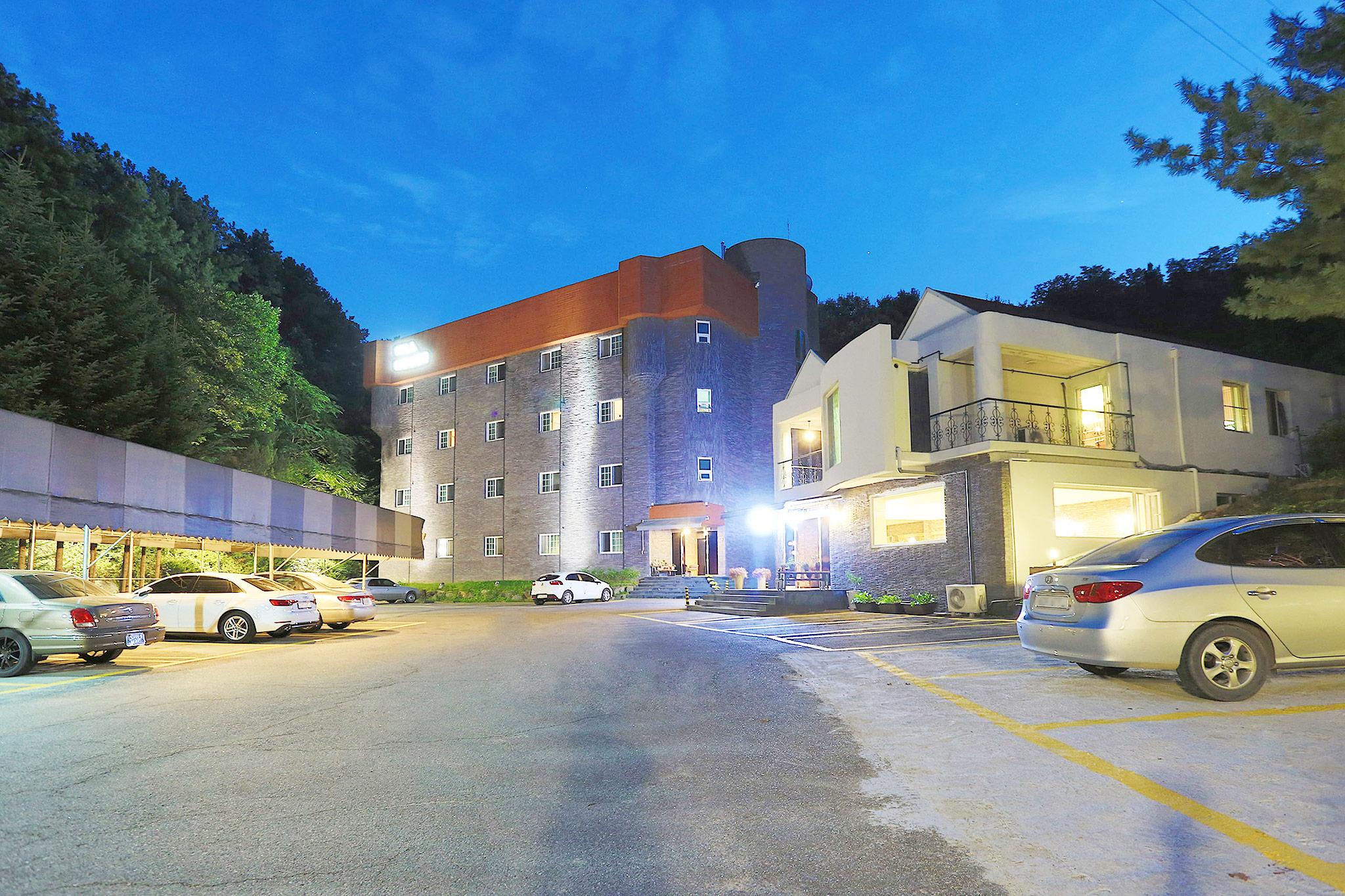 Pocheon Hill House-16