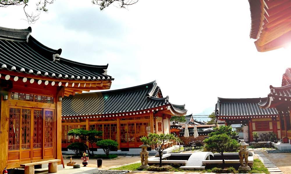 Hwangnamguan Hanok Village-3