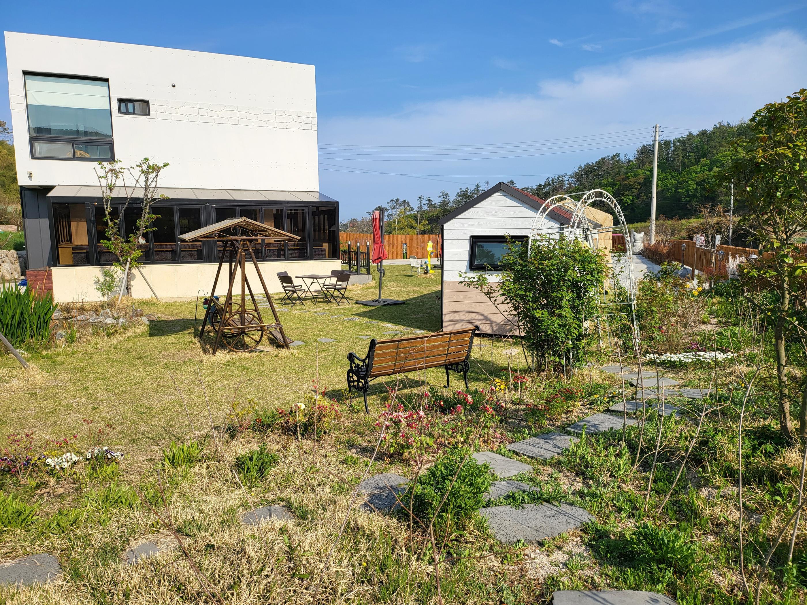 The Hue Kids Pool Vila-27