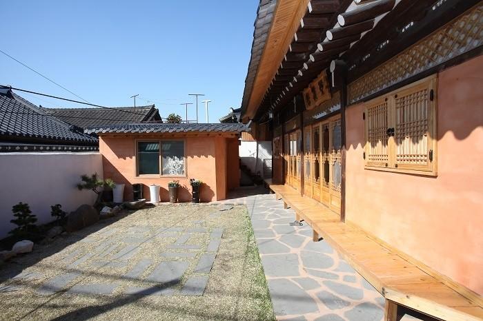 Geumnongheon Hanok-3