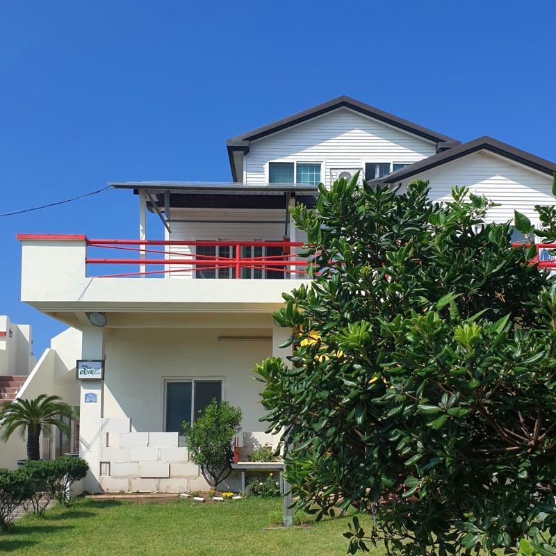 Jeju Woljeong Oliva Pension