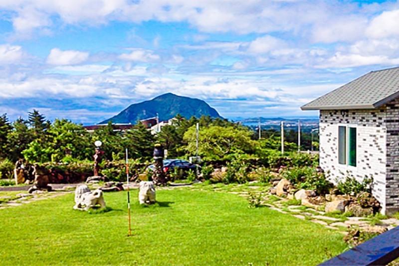 Seogwipo Lion Hill Pension