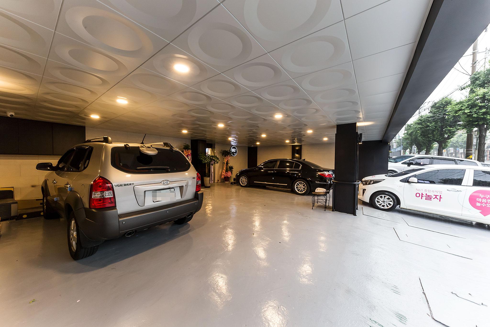 University of Foreign Life Hotel Raha-28