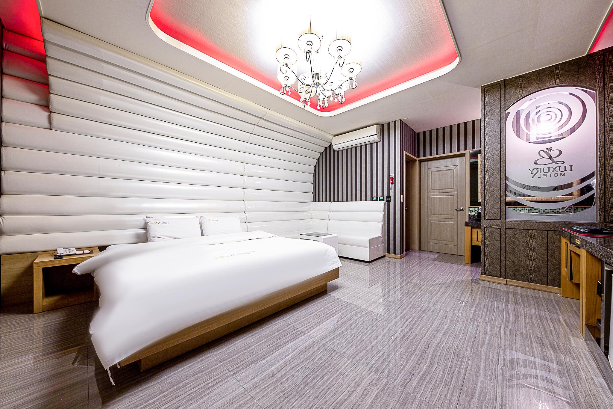 Gwangju Sangmu Luxury Hotel