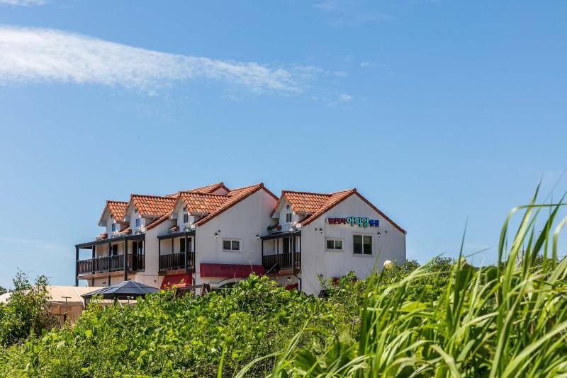 Seocheon Red Windmill Attiang Pension
