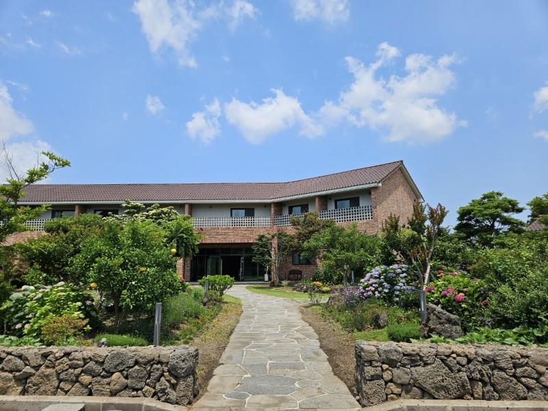 Seogwipo Iruda Pension