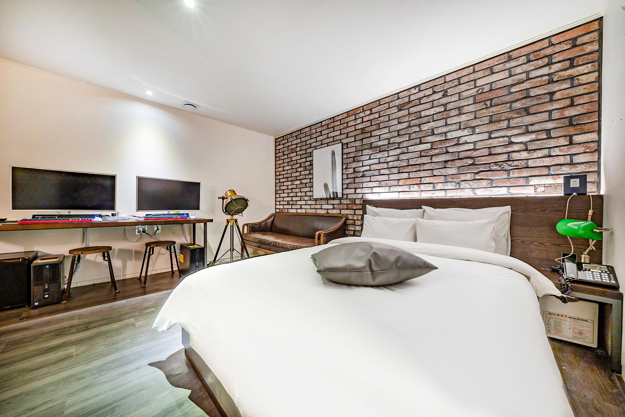 Incheon DongIncheon YAJA