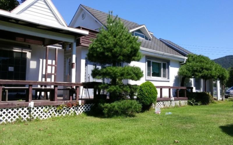 Ganghwado Byeolmadang Pension
