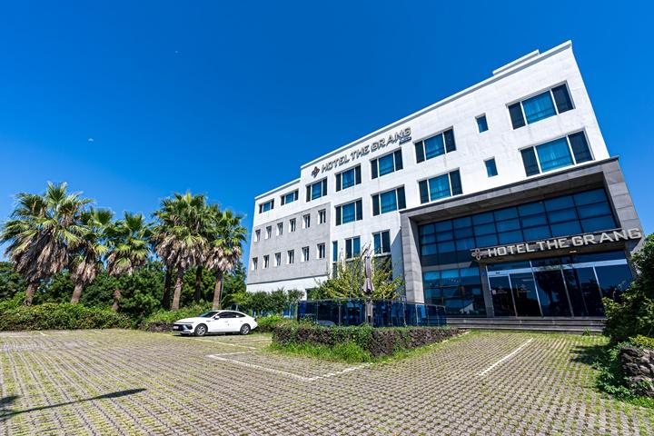 Hotel The Grang Jungmun Branch
