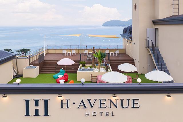 Geoje Mongdol Beach H Avenue