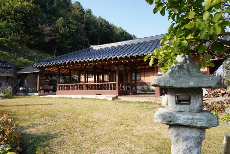 Yongin Hanok Tres Bien Pension-10