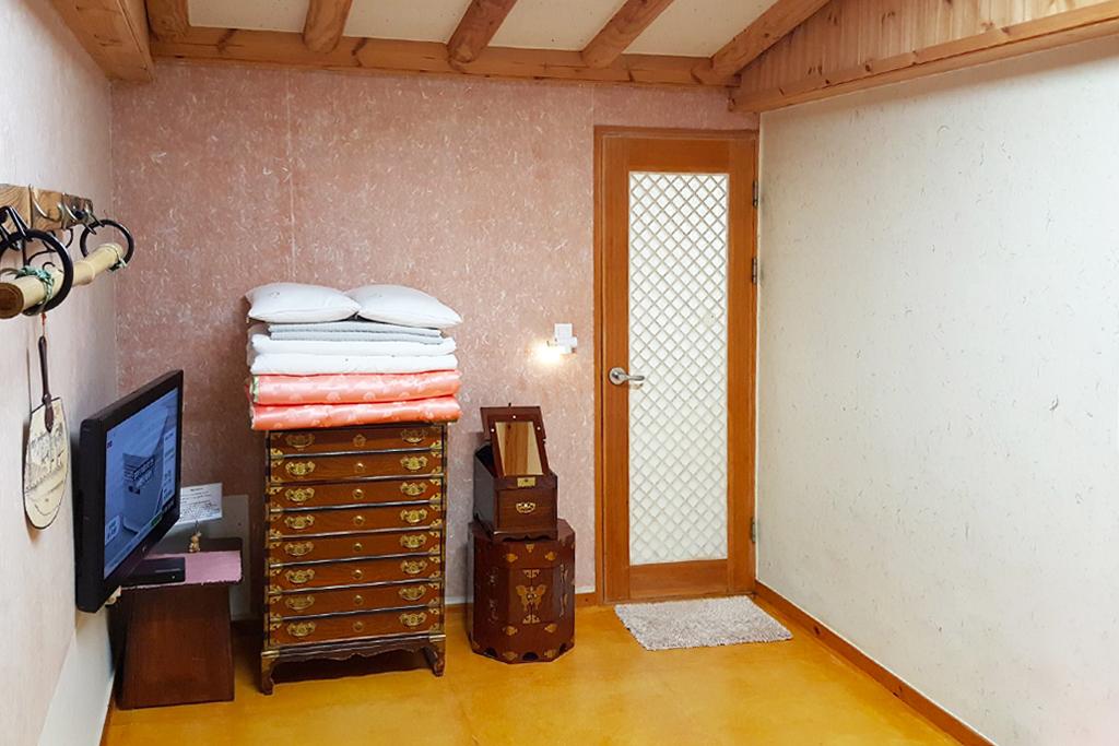 Jeonju Blue Cradle Hanok Stay