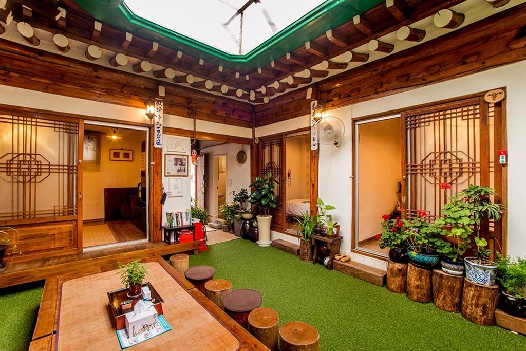Jongno Punggyeong Hanok Stay