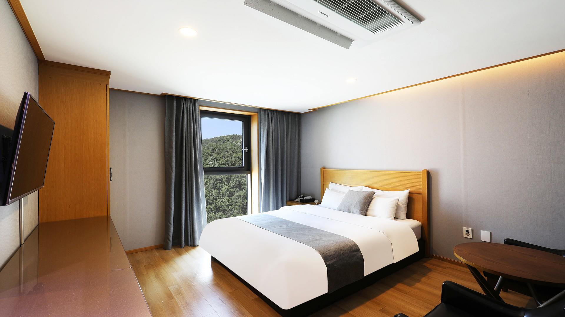 Hotel Golden Hill
