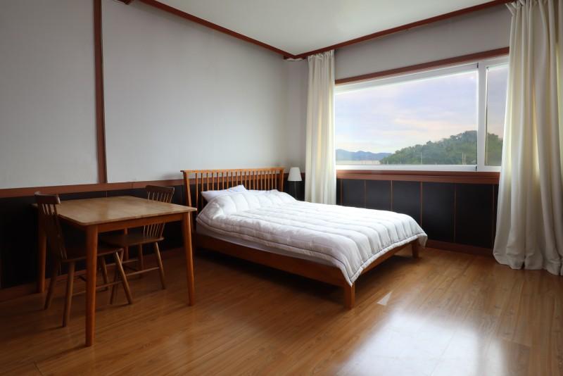 Eulwang-ri Hippo Pension