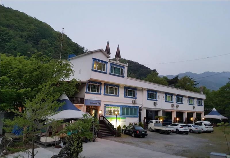 Sancheong Green Valley Garden Pension