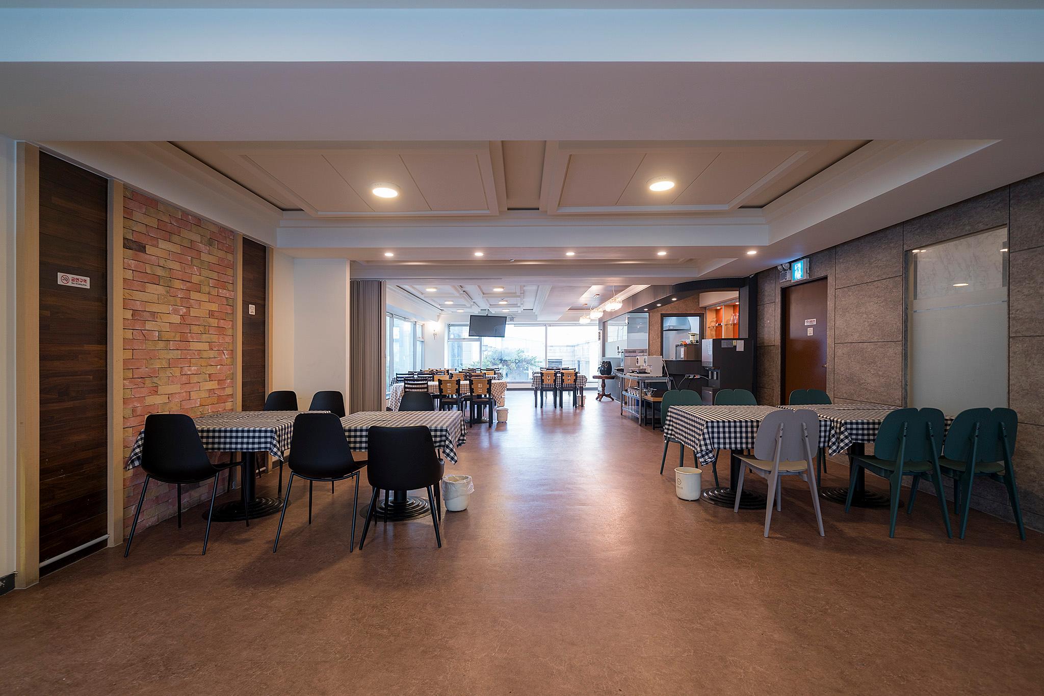 Mars (Hyangnam) World Tourist Hotel-35