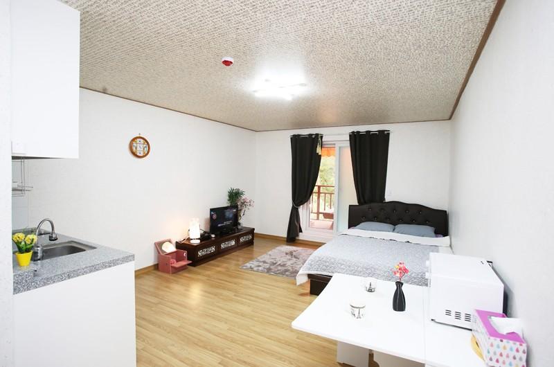 Pocheon Baegun Healing Valley Pension-9