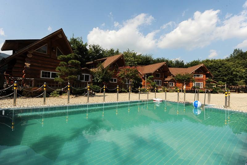 Miryang Log Forest Village Pension